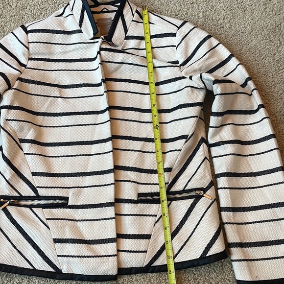 Chico’s blazer size “0” - Picture 6 of 10